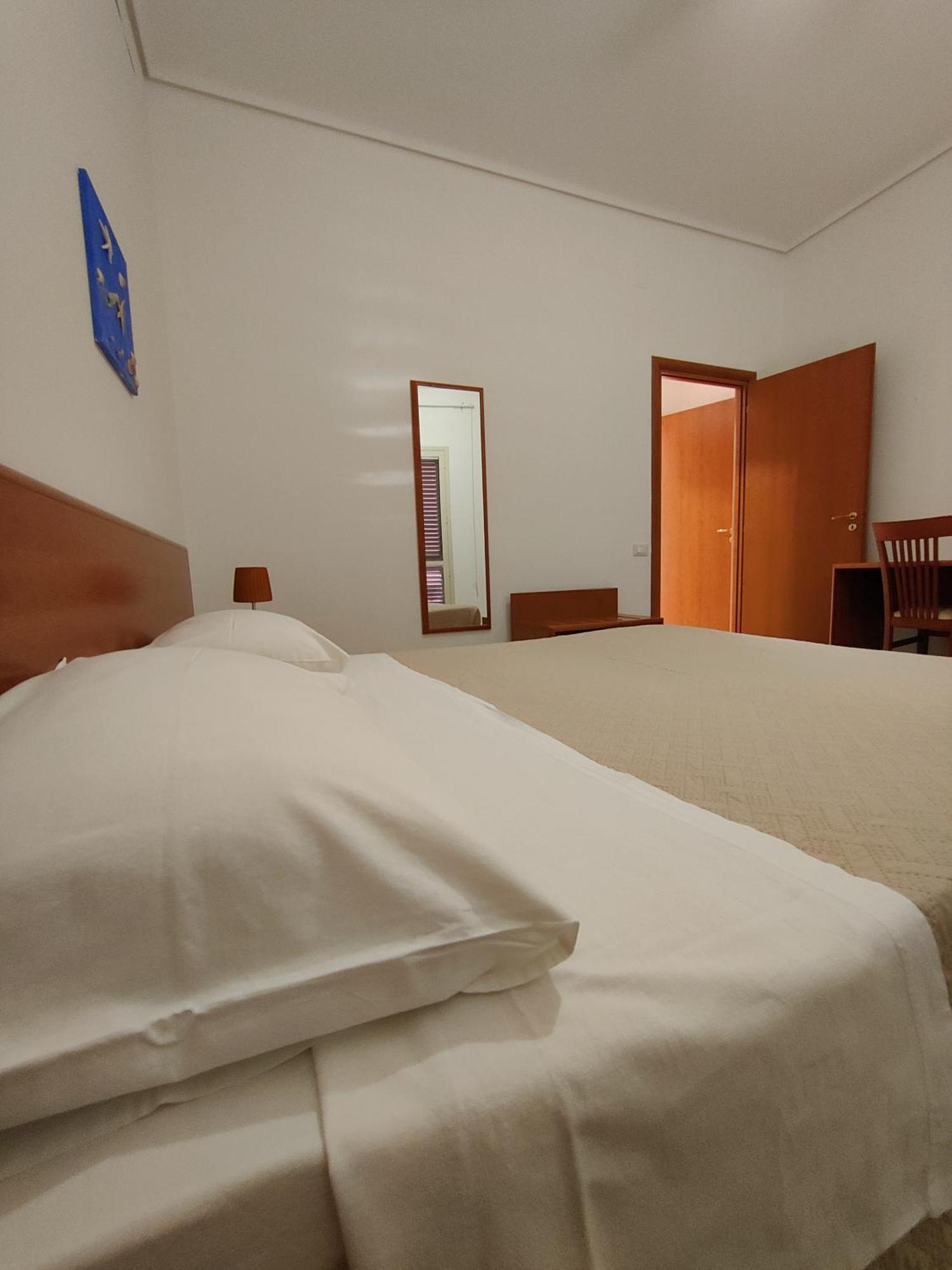 Appartamenti In Villa Polimnia Fontane Bianche Room photo